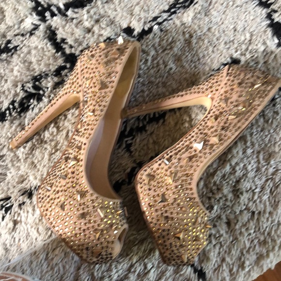 Heels - Picture 4 of 5